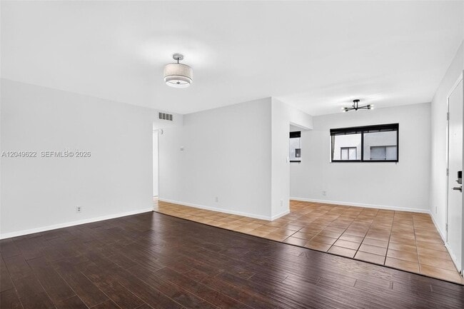 Building Photo - 9920 NW 68th Pl