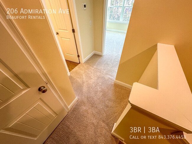 Building Photo - 206 Admiration Ave