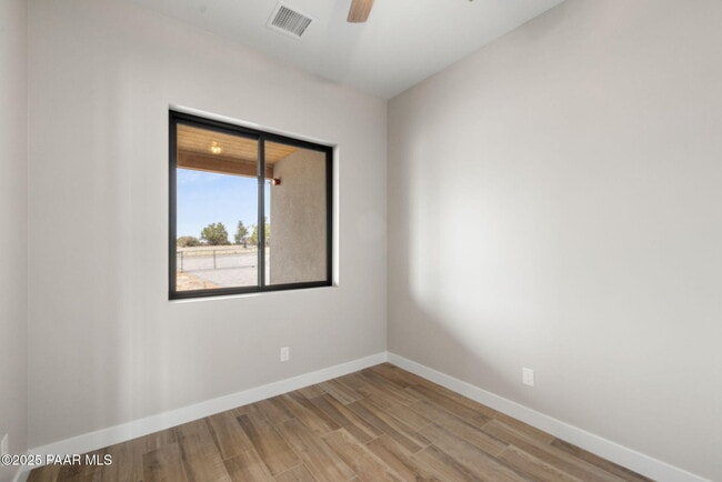 Building Photo - 4613 W Stazenski Rd