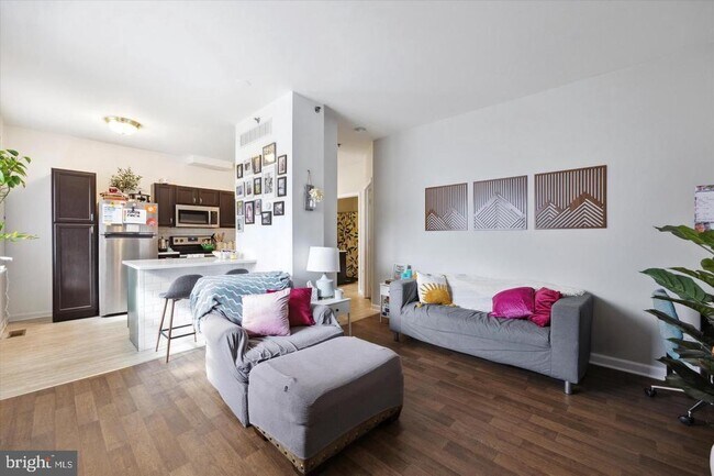 Building Photo - 301 N Darlington St