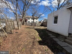 Building Photo - 729 E Haverford Rd