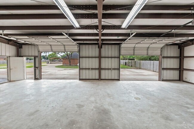 Building Photo - 413 S Los Cerritos Cir