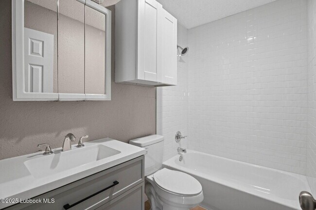 Building Photo - 2512 39th St