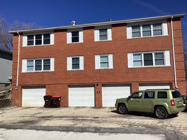 Building Photo - 1702 W Tiffany Ct