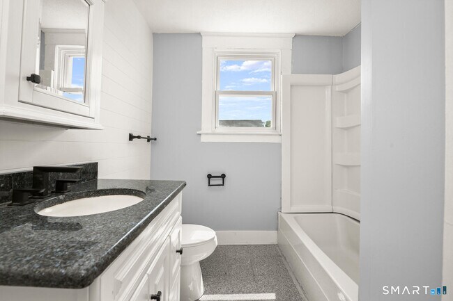 Building Photo - 80 Garden St