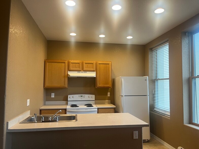 Primary Photo - 219 S Washington St