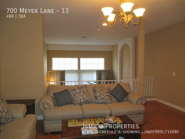 Building Photo - 700 Meyer Ln