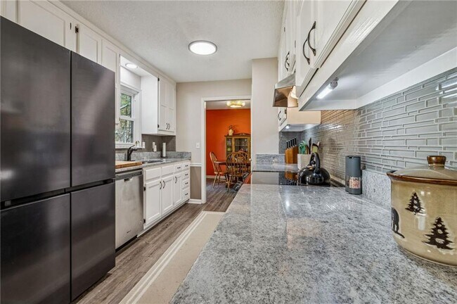 Building Photo - 1212 Torrey Pl SE