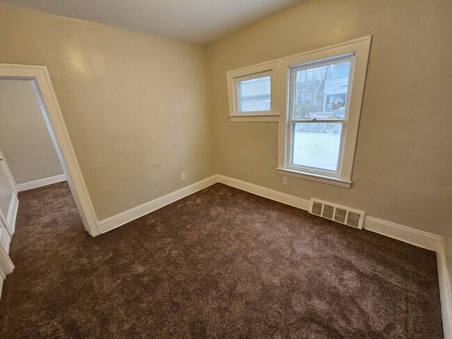 Building Photo - 3378 E 134th St