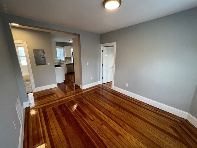 Building Photo - 9/1 Brand new renovation 4BR/2BA in Porter Sq! w/d in unit!