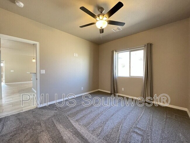 Building Photo - 2265 E Robby