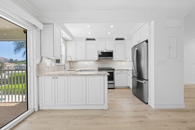 Building Photo - 1105 Bel Air Dr