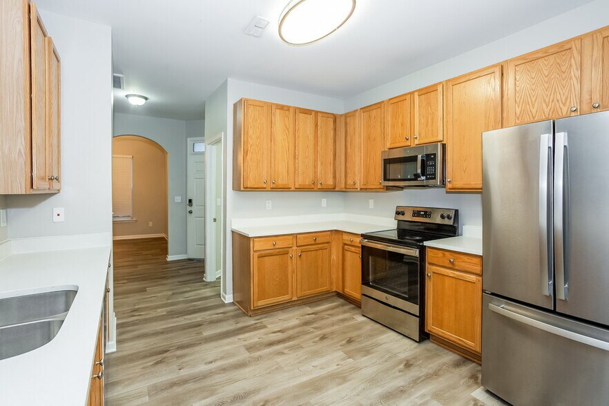 Building Photo - 4635 Abercromby St