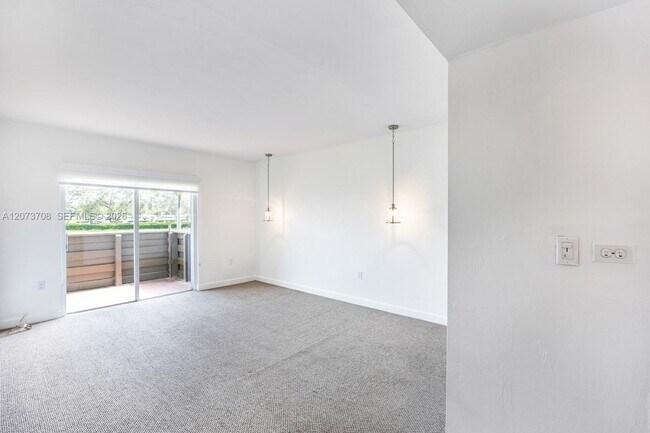 Building Photo - 8335 SW 72nd Ave