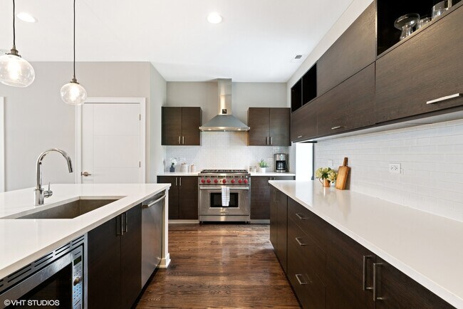 Building Photo - 1749 N Winnebago Ave