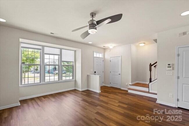 Building Photo - 3323 Major Samuals Way