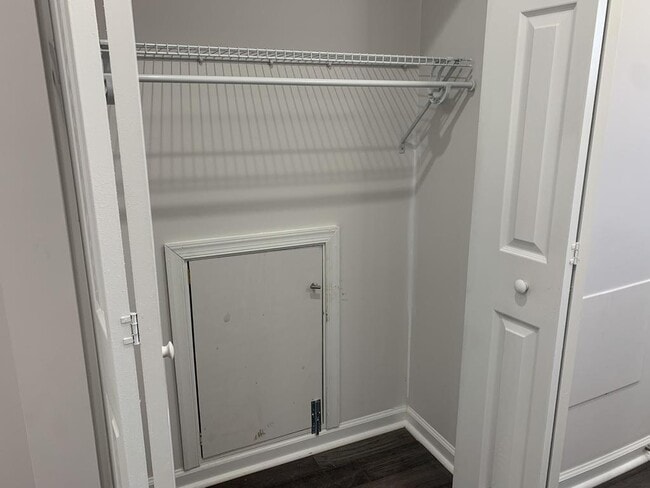 Building Photo - 1223 16th St NE