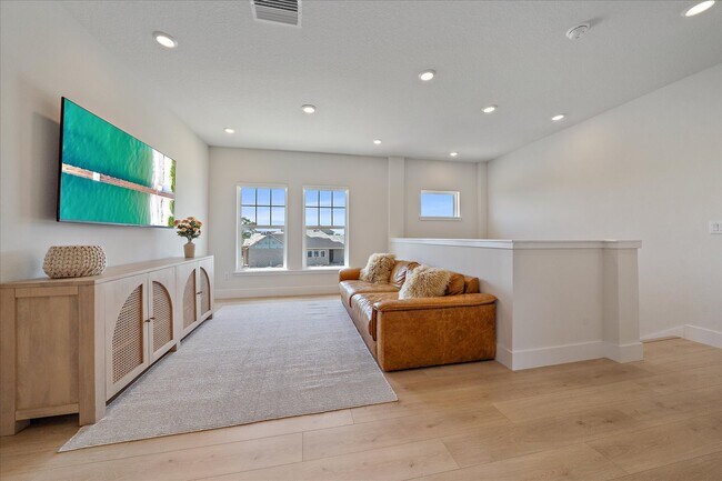 Building Photo - 7279 Kodiak Ln