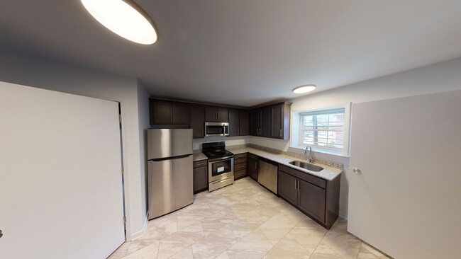 Interior Photo - Forest Hill Court
