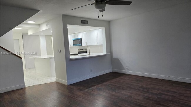 Building Photo - 2810 SW 87th Ave