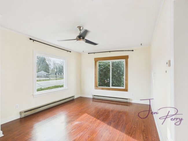 Building Photo - Two Bedroom One Bath House for Rent in Everson with Detached Garage