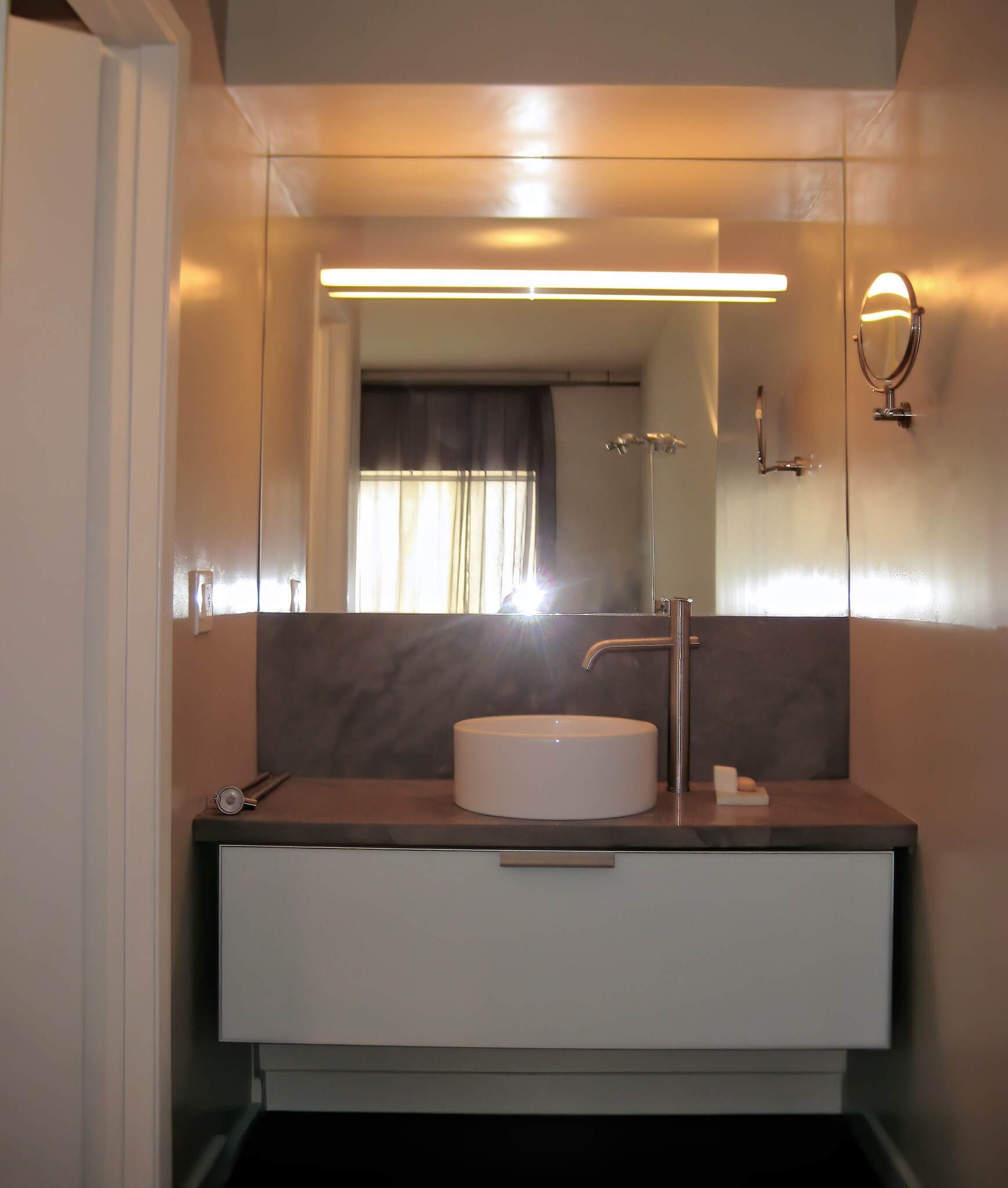 Bedroom vanity - 622 S Barrington Ave