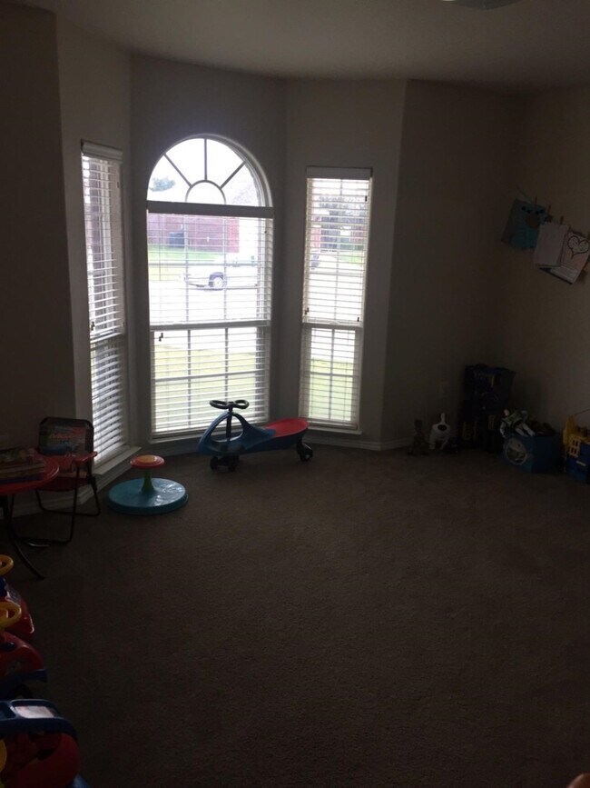 Building Photo - 6550 85th St