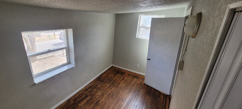 Building Photo - 218 N Chester Ave