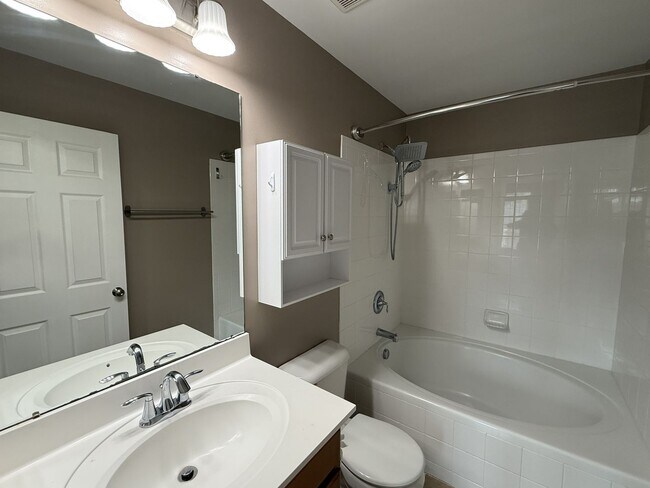 Building Photo - Stylish 3BR Home with Garage, Updated Interiors & Resort-Style Community Amenities Near Yorktown ...