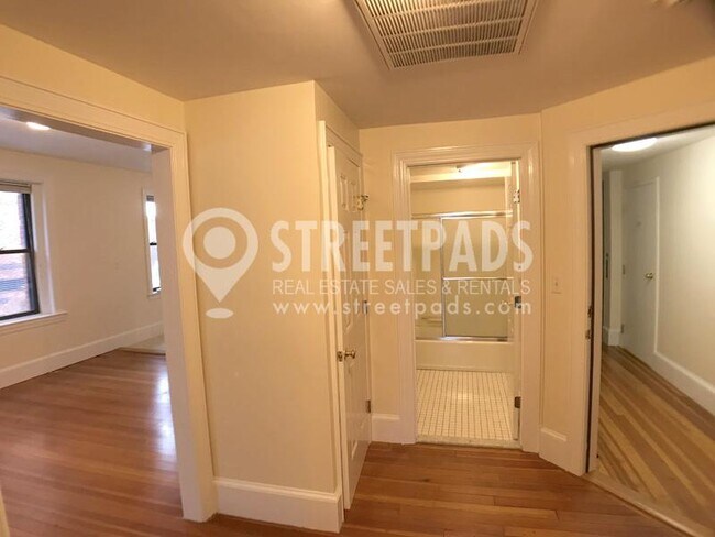 Building Photo - 2 bedroom in Cambridge MA 02139