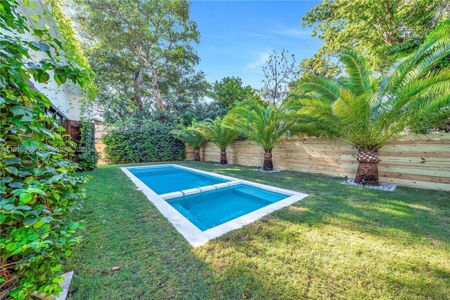 Building Photo - 34 SW 26th Rd