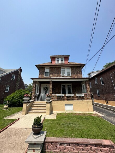 Building Photo - 225 Hudson Pl