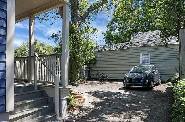 Building Photo - 29 Kennedy St