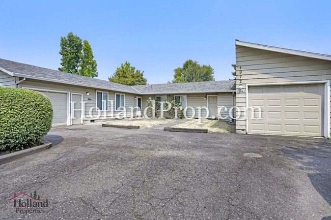 Building Photo - 1974 NE Barberry Dr