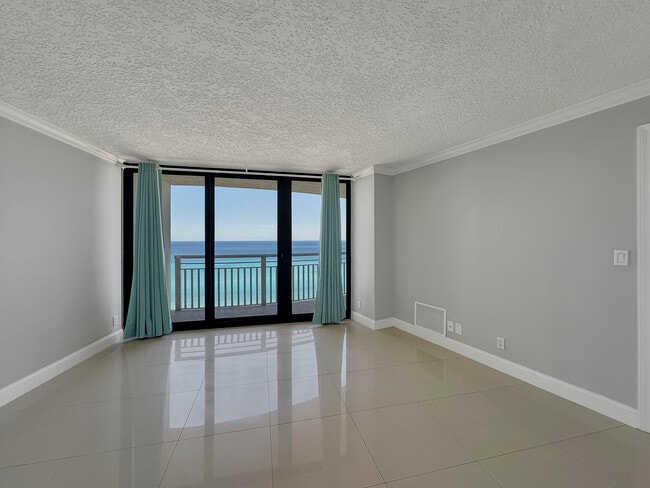 Building Photo - 3000 N Ocean Dr