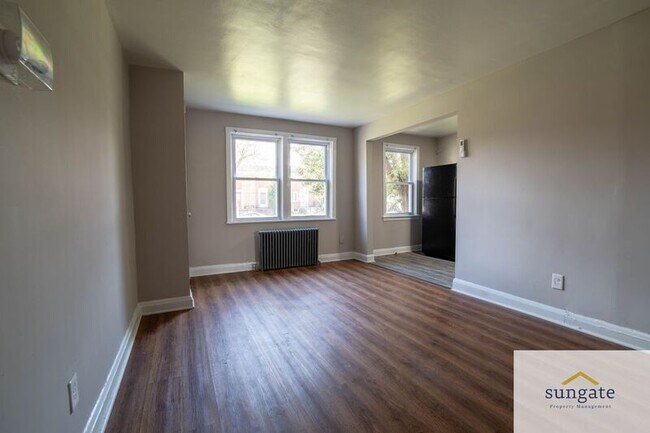 Building Photo - 1410 Dartmouth Ave