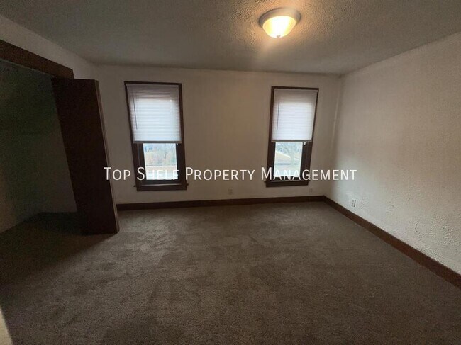 Building Photo - 621 Oak Park Ave