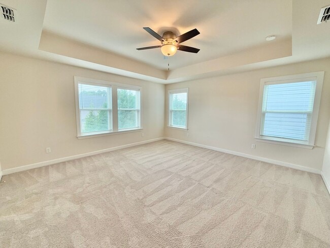 Building Photo - Beautiful 4BD, 3BA House with Bonus Family Room, Large Fenced Backyard, and Finished 2-Car Garage...