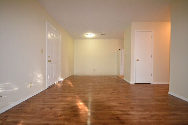 Building Photo - Buffalo Apartments (Bison Terrace)