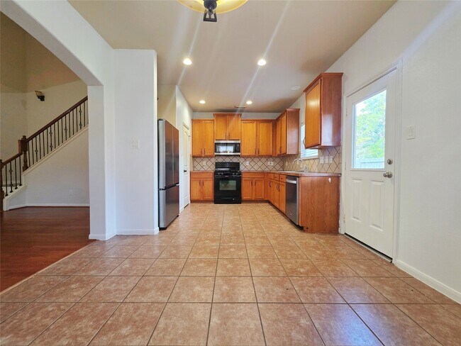 Building Photo - 6038 Starbrook Creek Dr