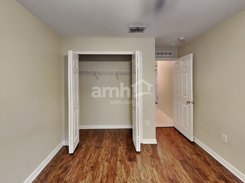 Building Photo - 11414 Ivy Flower Loop