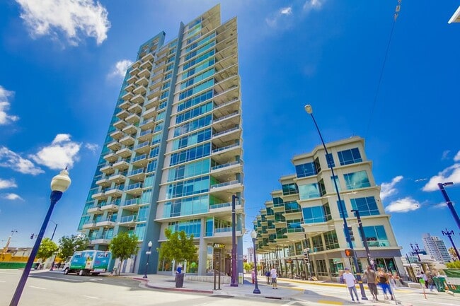 Building Exterior - 1080 Park Blvd