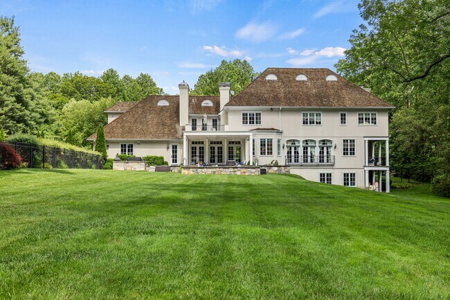 Building Photo - 4220 Purchase St