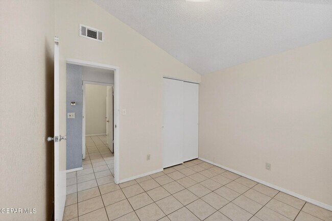 Building Photo - 11455 Sundrop Ct