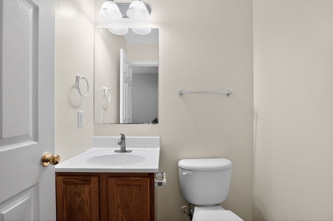 Building Photo - Newly Renovated Townhome in Presidential Lakes