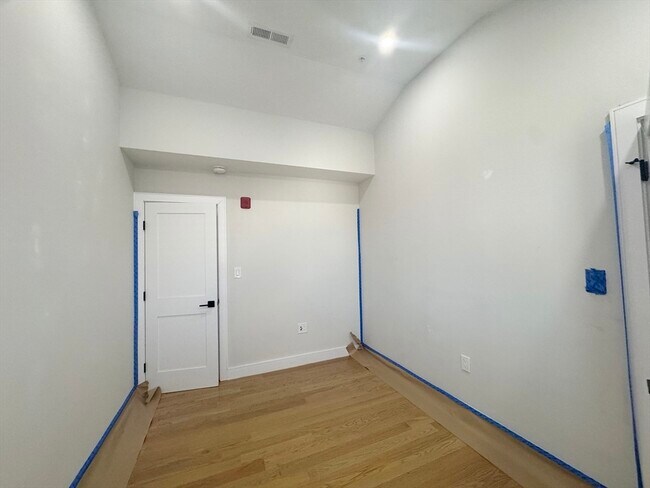 Building Photo - 294 Princeton St