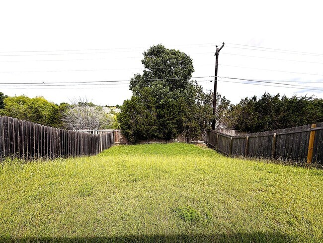 Building Photo - 5208 Lauren Lea Dr