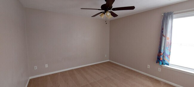 Building Photo - Beautiful home in GREAT location