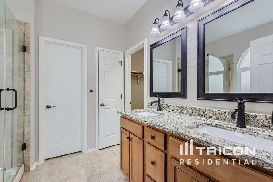 Building Photo - 213 Ridge Bluff