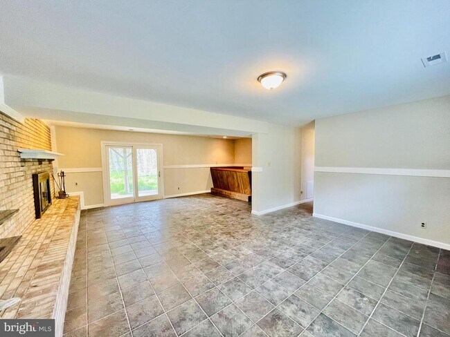 Building Photo - 2125 Aquia Dr